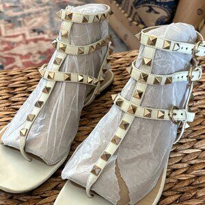 VALENTINO ROCKSTUD SANDAL EUOPEAN SIZE 36